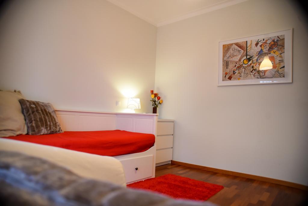 Midway To Geres And Braga Apartment อามาเรส ภายนอก รูปภาพ
