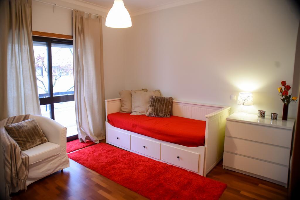 Midway To Geres And Braga Apartment อามาเรส ภายนอก รูปภาพ