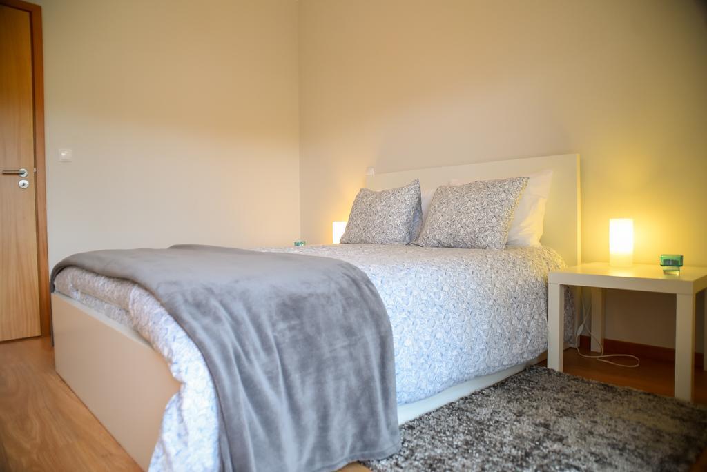 Midway To Geres And Braga Apartment อามาเรส ภายนอก รูปภาพ