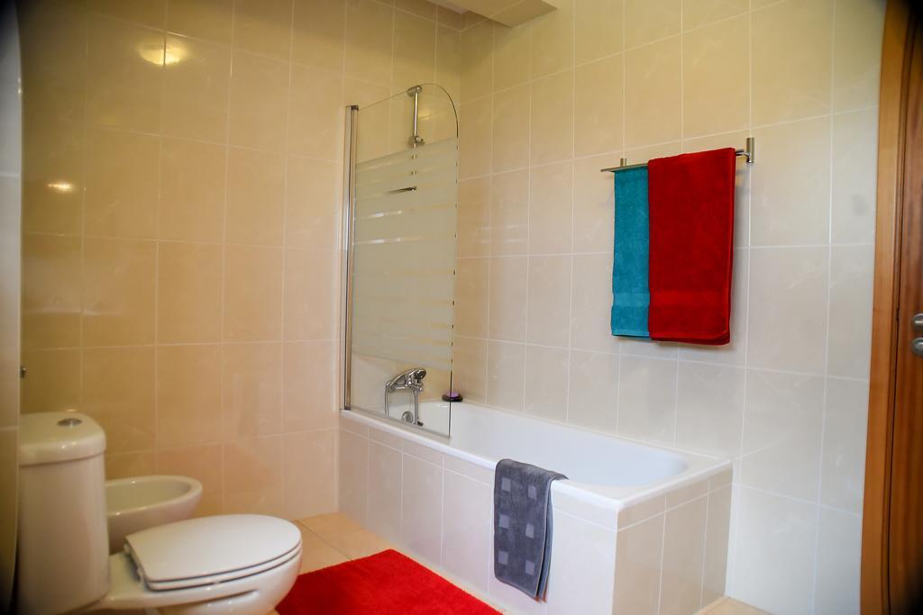 Midway To Geres And Braga Apartment อามาเรส ภายนอก รูปภาพ