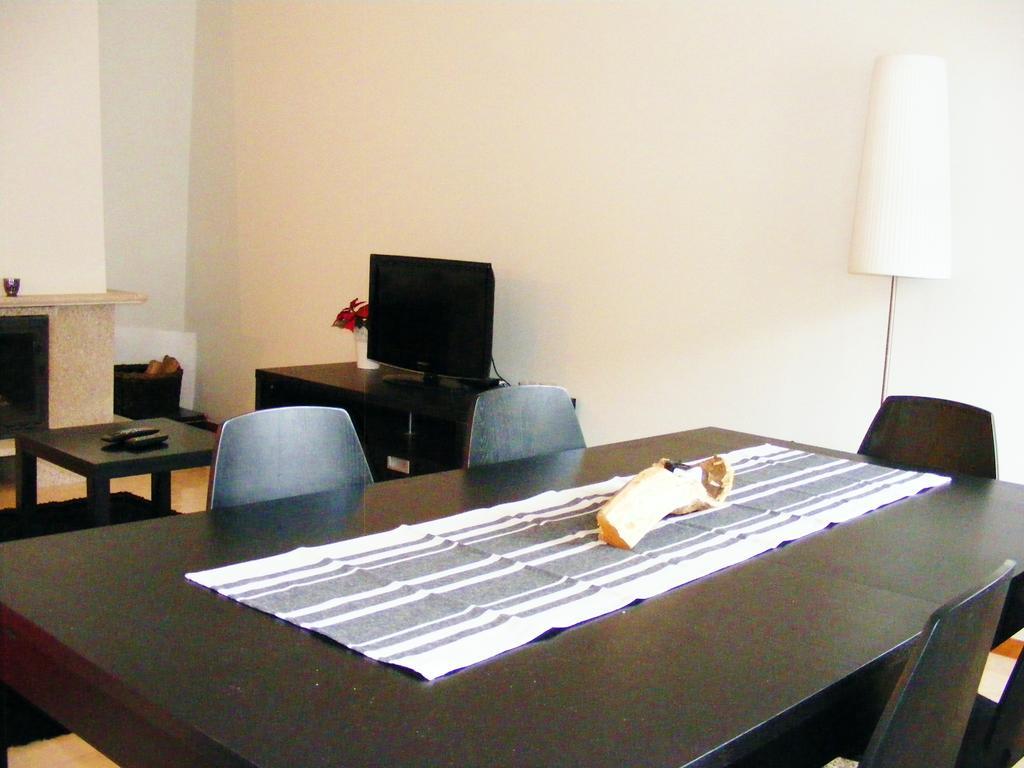 Midway To Geres And Braga Apartment อามาเรส ภายนอก รูปภาพ