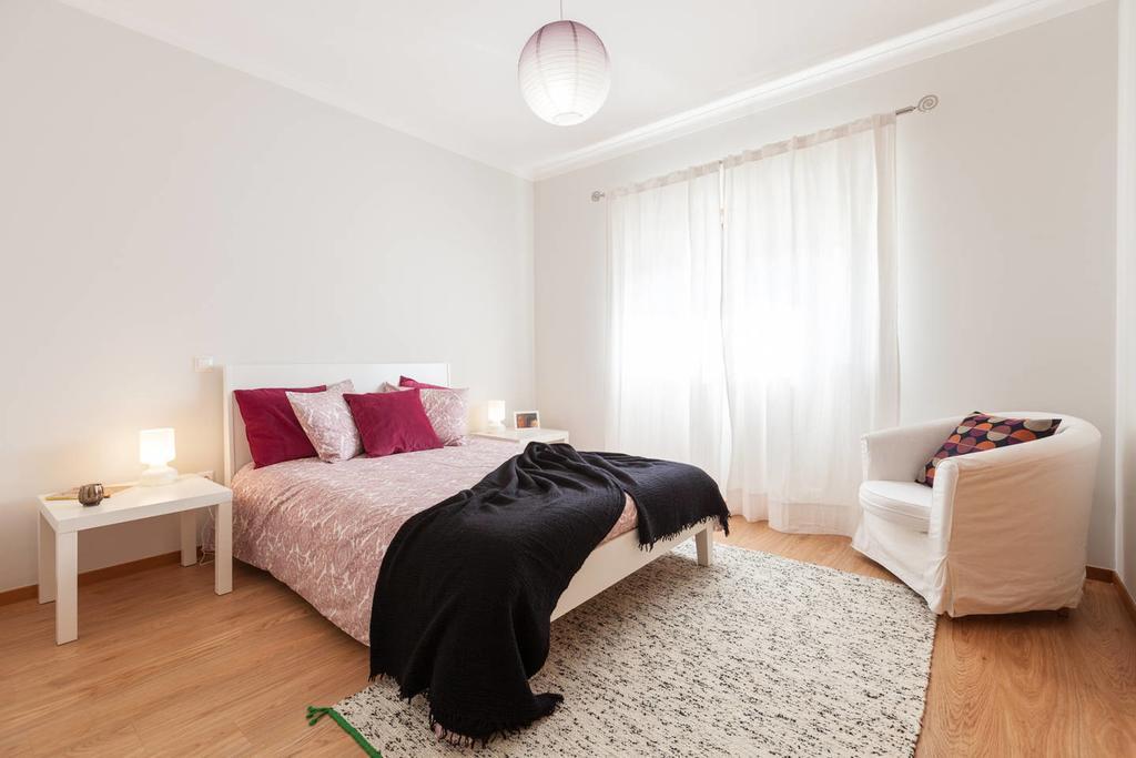 Midway To Geres And Braga Apartment อามาเรส ภายนอก รูปภาพ